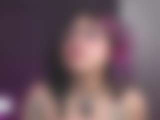 Luana's Live Sex Cam Show
