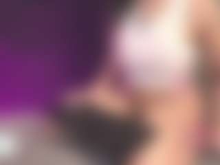 Luana's Live Sex Cam Show