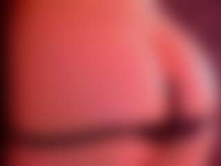 Bella's Live Sex Cam Show