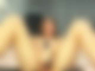 Live cam show with Veluxe - Petite Teen (18+) on StripNow