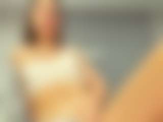 Live cam show with Veluxe - Blue Eyes on Mixed Magazine Live