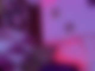 Live cam show with EveSinclaiir - Green Eyes on Milf Play