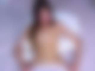 Live cam show with AdelePectol - Brown Hair on SquirtSoMuch