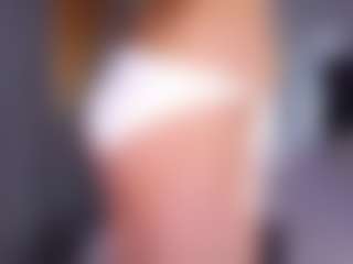 Live cam show with AdelePectol - Thin on Milfs Live