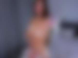 Live cam show with AdelePectol - Oil on live.xbliss.ai