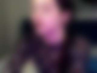 Live cam show with Finelia - Nipple Piercings on 1on1-livenow