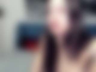 Live cam show with Finelia - Deepthroat on xDating