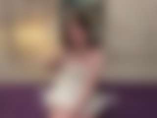 Live cam show with Asti - Middle Aged on Camsoda
