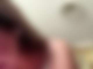 Live cam show with Kamila - Petite on sexylive.show