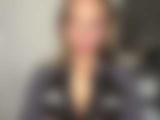 Live cam show with Kamila - Blonde Hair Middle Aged on AdultVida.com