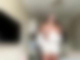 Live cam show with Kamila - Athletic Middle Aged on Dare Cams