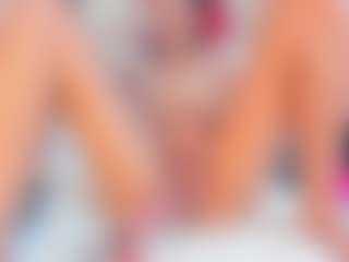 Live cam show with AbrilCastroo - Skinny on AdultVida.com