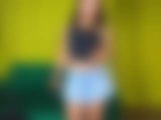 Live cam show with AlicaMayer - Teen (18+) on AdultVida.com