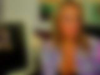 Live cam show with AlisaAllisen - Blonde Hair Middle Aged on Camming Site