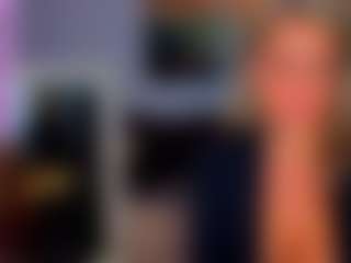 Live cam show with AlisaAllisen - Middle Aged on Cam Slut