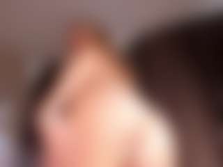 Live cam show with AmmyMoore - Moaning on SinfulBabes