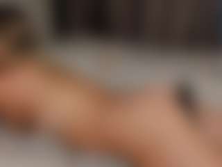 Live cam show with AmmyMoore - BBW College on SpunkLive