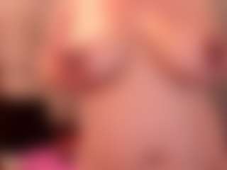 Live cam show with Barbara-foox - Submissive on Big Tits