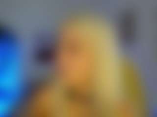 Live cam show with LunaGrace18 - Blonde Hair Petite on Soda Cam