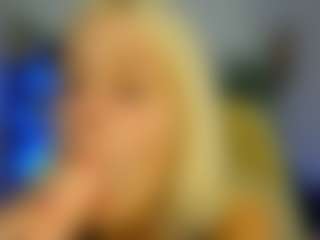 Live cam show with LunaGrace18 - Blonde Hair on Camsoda
