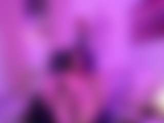 Live cam show with LunaGrace18 - Petite on Camsoda