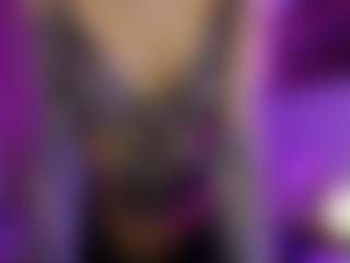 Live cam show with LunaGrace18 - Nipple Piercings on Camsoda