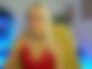 Live cam show with LunaGrace18 - Barelylegal on StripNow
