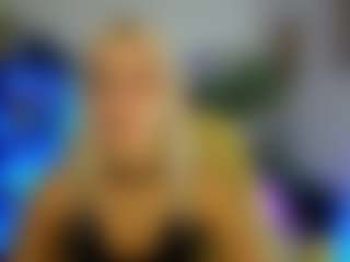 Live cam show with LunaGrace18 - Blonde Hair Teen (18+) on UwU Esports