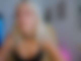 Live cam show with LunaGrace18 - Barelylegal on liverealitysex.com