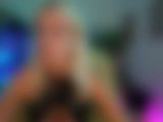 Live cam show with LunaGrace18 - Blonde Hair on Camsoda