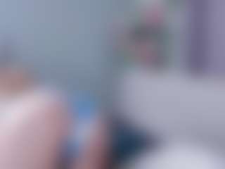 Live cam show with MyeshaSoulia - Blue Eyes on livesuperchat.net