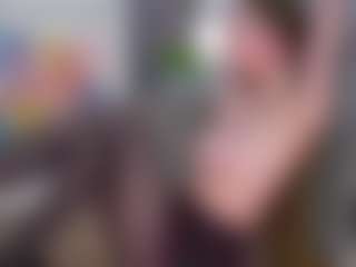 Live cam show with MyeshaSoulia - Ahegao on Dare Cams