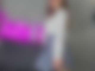 Live cam show with Olivia - Upskirt on studioflirtlive.com