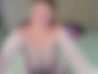 Live cam show with Virginia-Robinson - Shaved on luckytryst.com