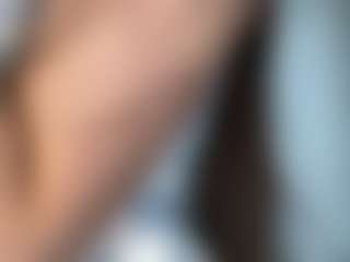 Live cam show with DeannaDobosz - Teen (18+) on CamClone