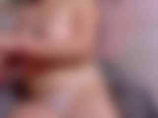 ELLARIOJASS's Live Sex Cam Show