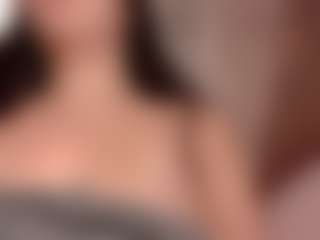 Live cam show with ELLARIOJASS - Nature on makecum.org