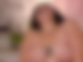 ELLARIOJASS's Live Sex Cam Show