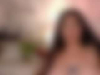Live cam show with ELLARIOJASS - Brown Eyes on googirlz