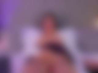 IvyRous's Live Sex Cam Show