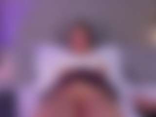 IvyRous's Live Sex Cam Show