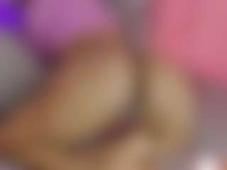 Live cam show with Kittymyers01 - MILF Teen (18+) on Fling VIP Chat