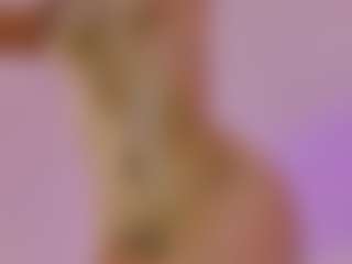Kittymyers01 MILF webcam performer live streaming