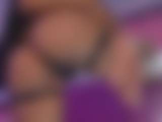 Live cam show with Kittymyers01 - HD MILF on livesuperchat.net