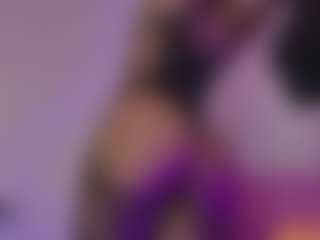 Kittymyers01 MILF webcam performer live streaming