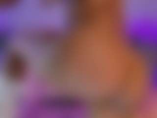 Live cam show with Kittymyers01 - HD on Livezox