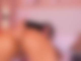 Live cam show with LisaLain - Amateur on Camsoda
