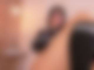 Live cam show with LisaLain - Petite MILF on Strip Flash - Live Sex Shows