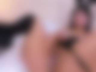 Live cam show with LisaLain - Camel Toe on studioflirtlive.com