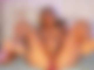 Live cam show with QuickHookupp - Lovense MILF on liverealitysex.com